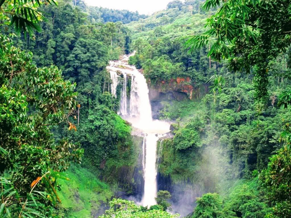Limunsudan Falls is a beautiful two-tiered waterfalls in the Philippines